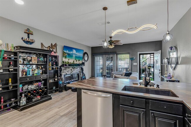 Building Photo - Condo Available Now