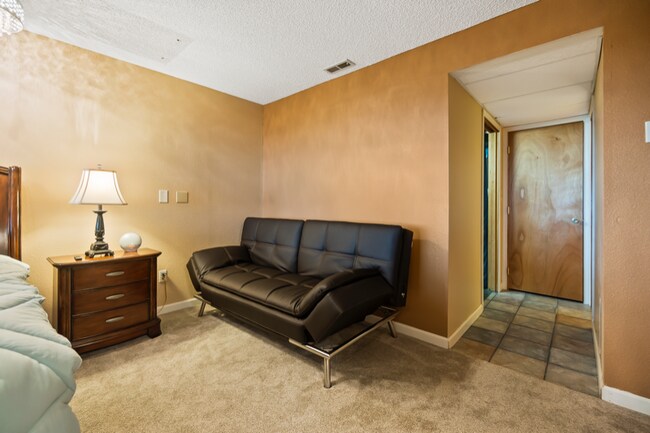 Building Photo - 16131 Black Bear Dr