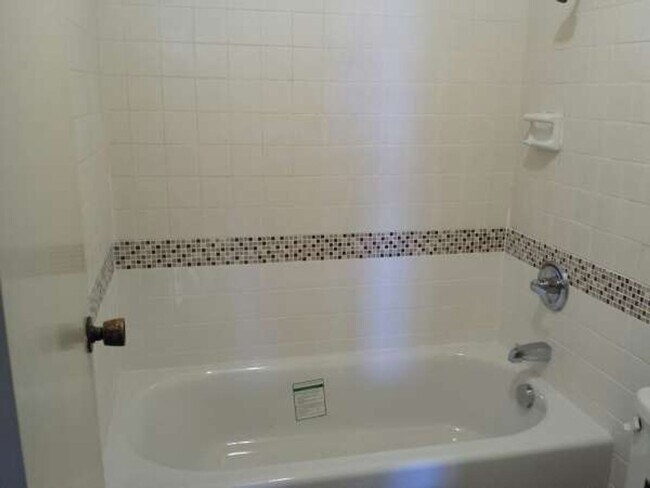 Building Photo - Kukui Plaza- Ewa Tower- 1 Bedroom, 1 Bath!