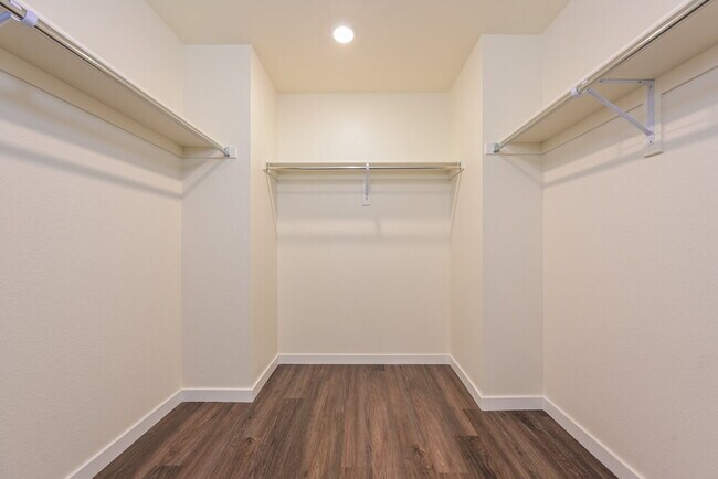 Building Photo - 13540 Oneida Ln