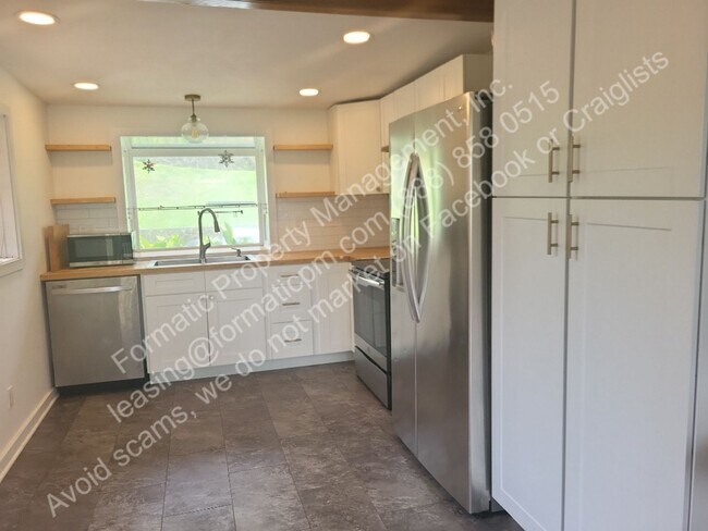 Building Photo - 45-592 Paleka Rd