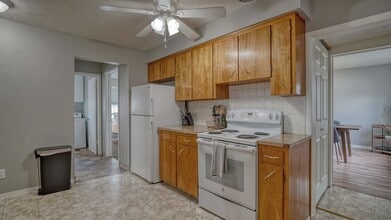 Building Photo - 2-bedroom/1 bathroom, parking included