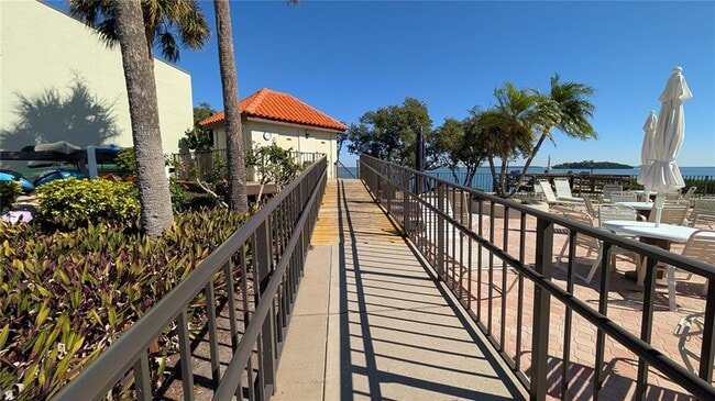 Building Photo - 1515 Pinellas Bayway S