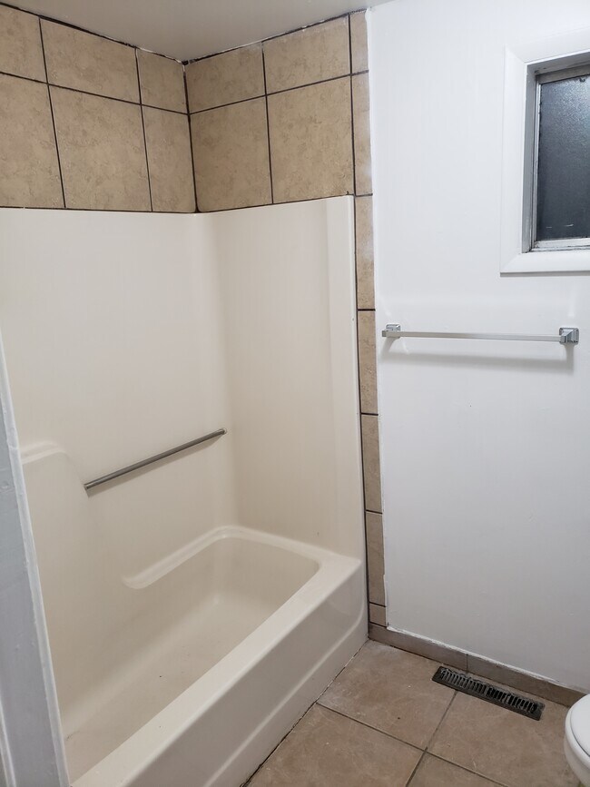 Building Photo - 1227 Pleasent Acres Dr.