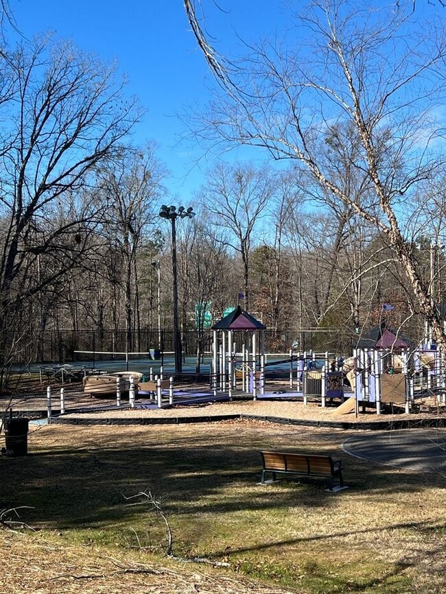 Building Photo - Duke View Apartments