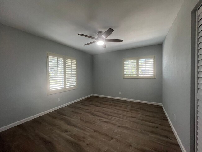 Building Photo - 5173 Pineland Ave