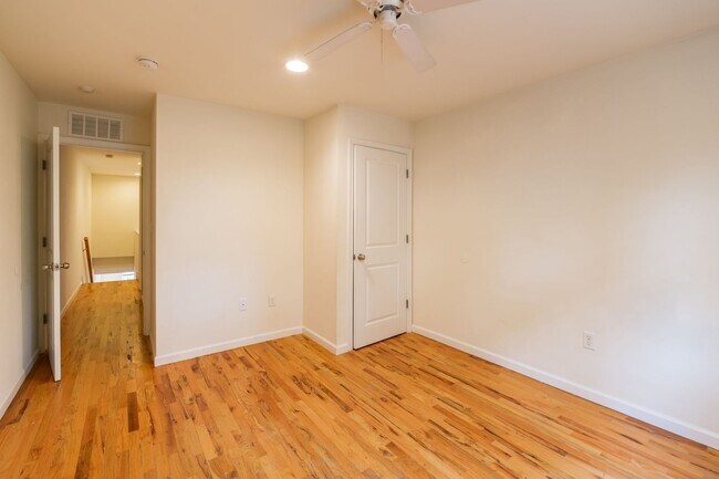 Building Photo - 330 N Preston St