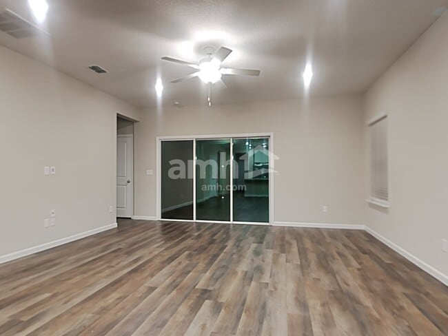 Building Photo - 120 Hemlock Point