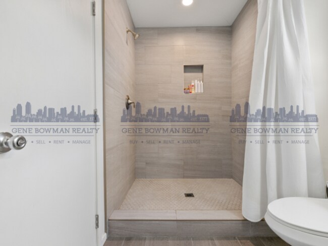 Building Photo - 5522 Dorothy Dr