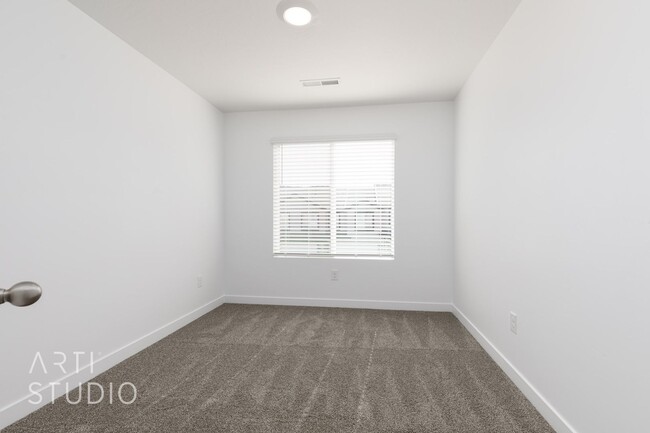 Building Photo - Move-IN SPECIAL Rent Reduced to $1600.00 P...