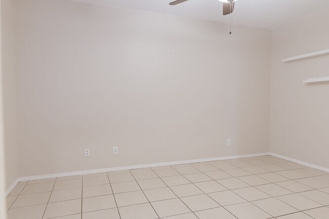 Building Photo - 1105 Gordon Blvd