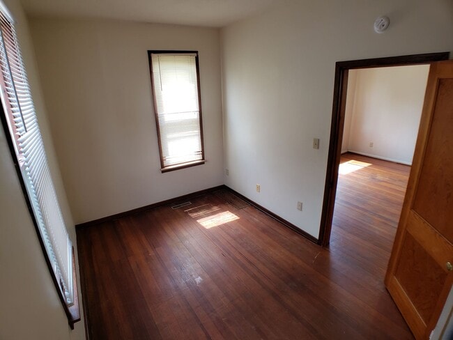 Building Photo - Cute 2 bedroom on main level of Duplex in Owatonna