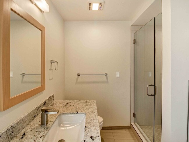 Shower - 2612 Corralitas Dr