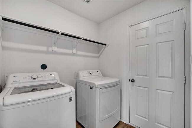 Building Photo - 1518 Carmona Ct