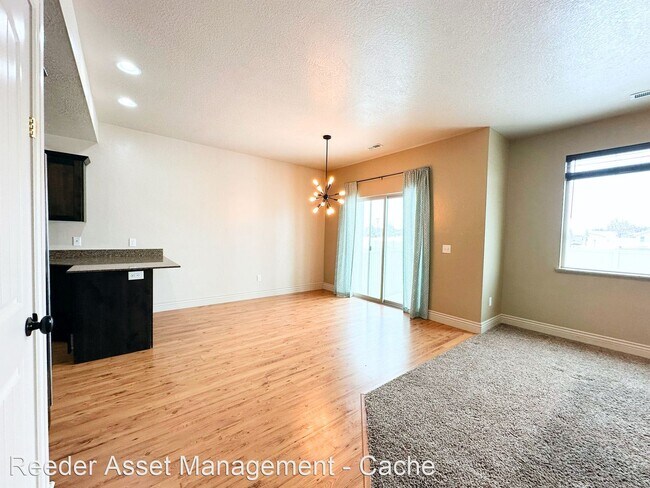 Building Photo - 3 br, 2.5 bath House - 141 East 620 South