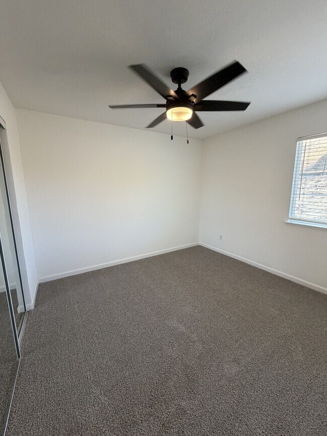 Building Photo - 1305 Brooktrail Dr