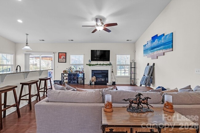 Building Photo - 5826 Castlecove Rd