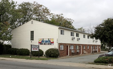 Building Photo - 1808 Williamsburg Rd