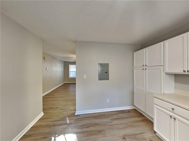Building Photo - 546 Baron Dr