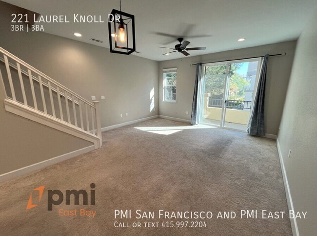 Building Photo - 221 Laurel Knoll Dr