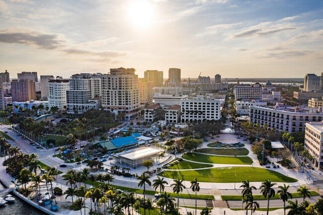 Building Photo - 1911 Parker Ave