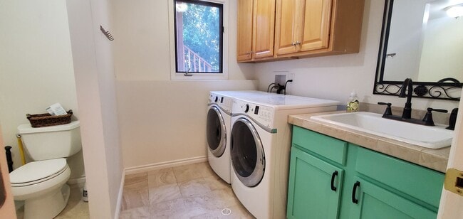Building Photo - Large Secluded Lot, Kirkland