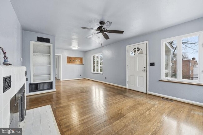 Building Photo - 2030 N Quinn St