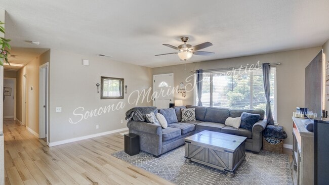 Building Photo - ~Beautiful Updated 4 Bed/2 Bath in Rohnert...