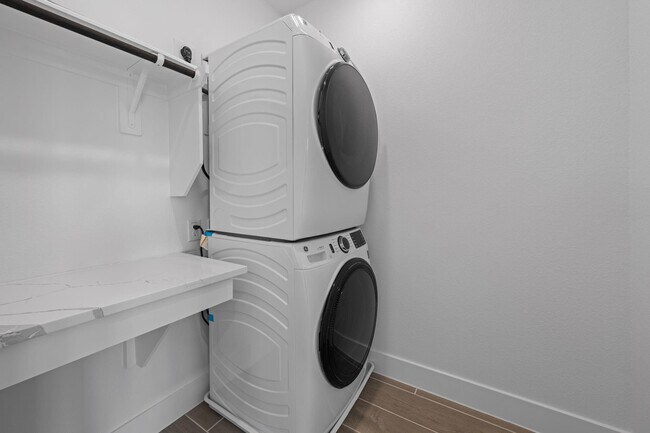 Building Photo - 1312 Shaded Rock Dr