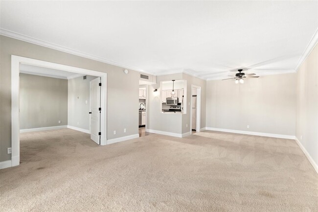 Building Photo - 5709 Lyons View Pike