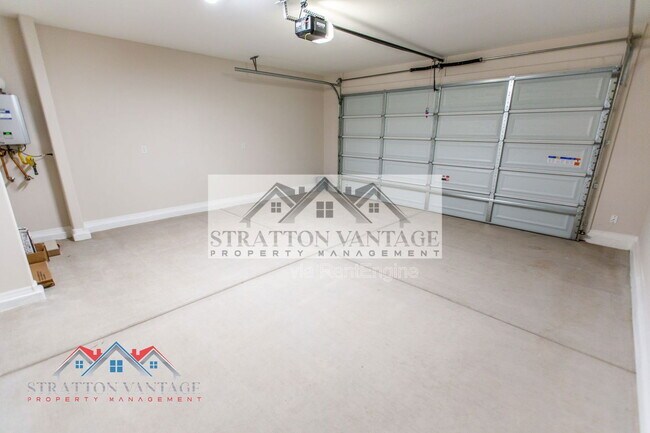 Building Photo - 17645 W Palo Verde Dr