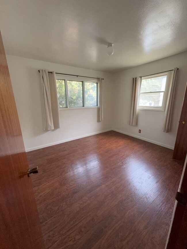 Building Photo - 1470 Ruge St NW