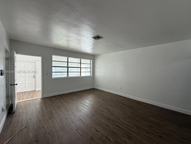 Building Photo - 890 NW 55th St