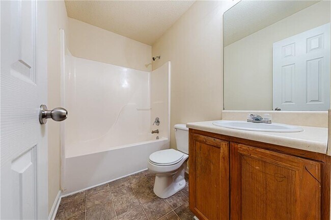 Building Photo - 31 Middlebrook Dr