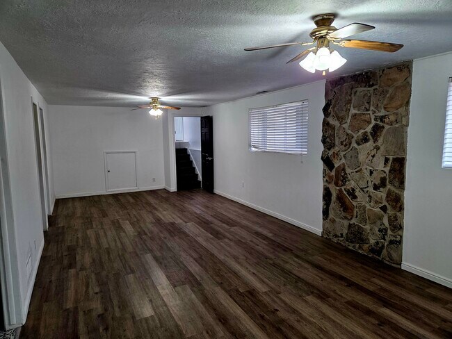 Building Photo - 1968 E 5850 S