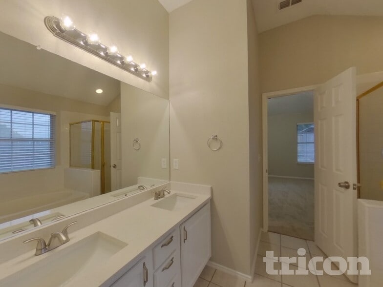 Building Photo - 3912 Cannonwood Dr