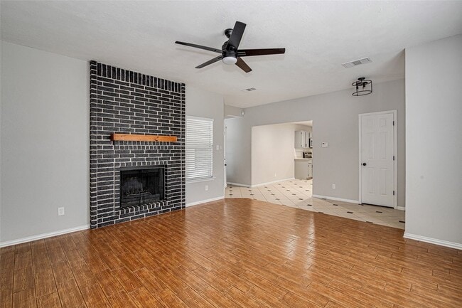 Building Photo - 120 N Flaxseed Ln