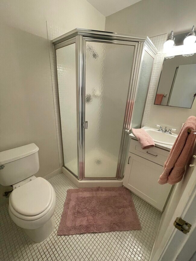 Building Photo - 1661 NW 20th Ave