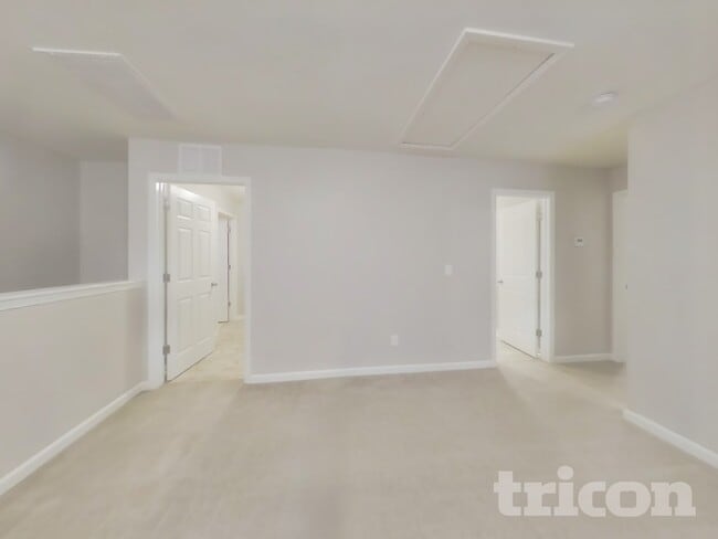 Building Photo - 178 Hidden Lakes Rd