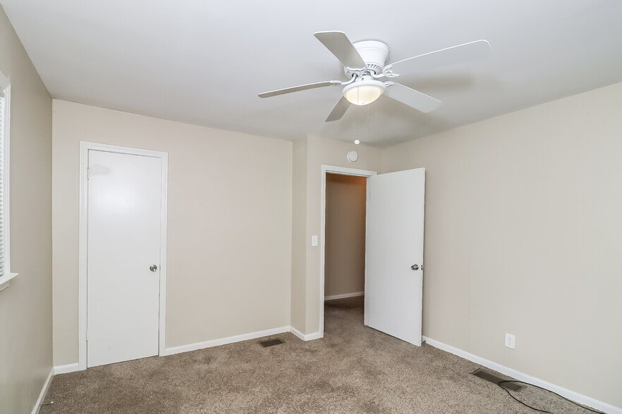 Building Photo - 3301 Howell Cir