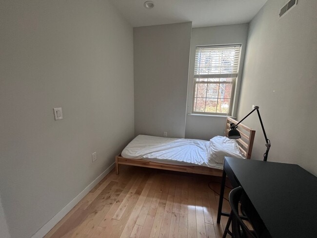 Building Photo - 3728 Brandywine St