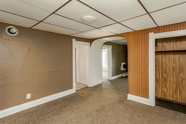 Building Photo - 734 Parker Ave