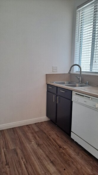 Building Photo - 4960 Harrison Dr