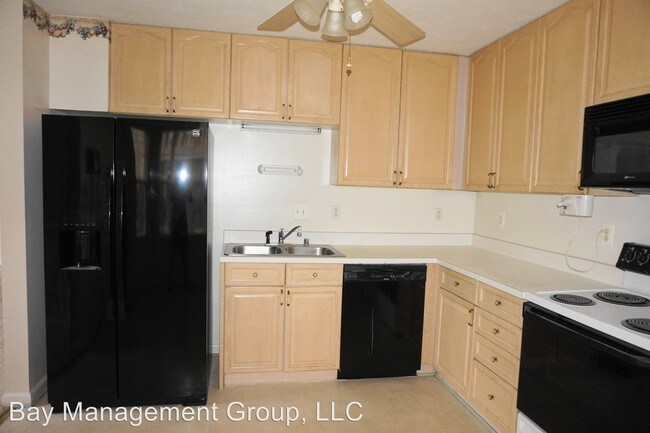 Building Photo - 4 br, 3 bath House - 521 Green Valley Court