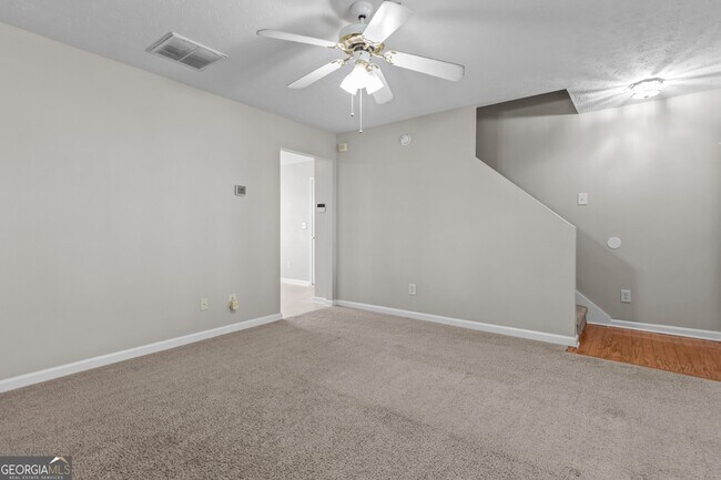 Building Photo - 2284 Oakland Spring Dr