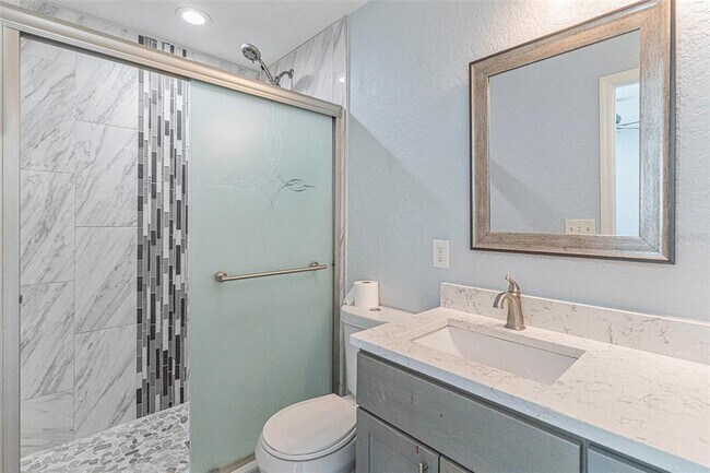 Building Photo - 3602 E 33rd Ave