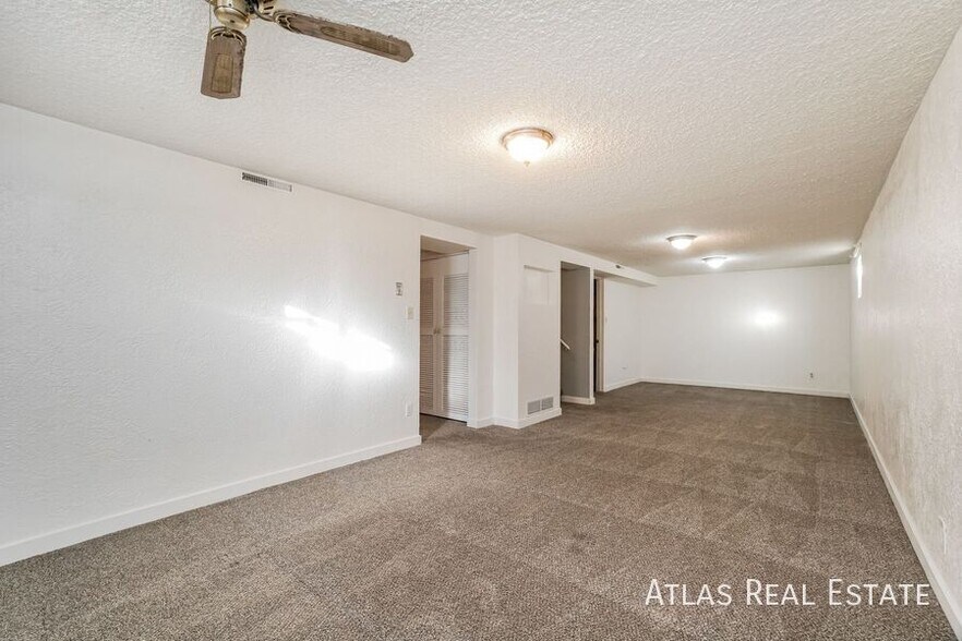 Building Photo - 828 Querida Dr