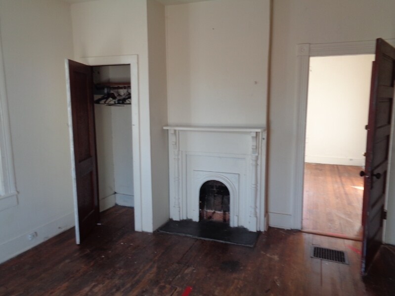 Building Photo - 1021 Melville St