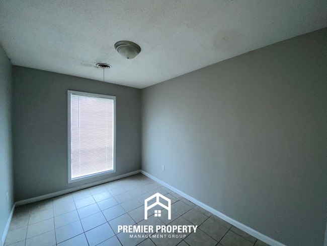 Building Photo - Spacious 4BR Family Home in Raleigh | Modern Tile Floors & Spacious Backyard