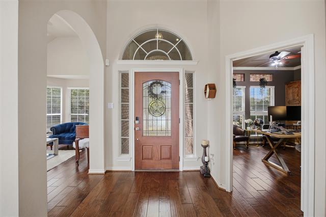 Building Photo - 607 Hilltop Dr